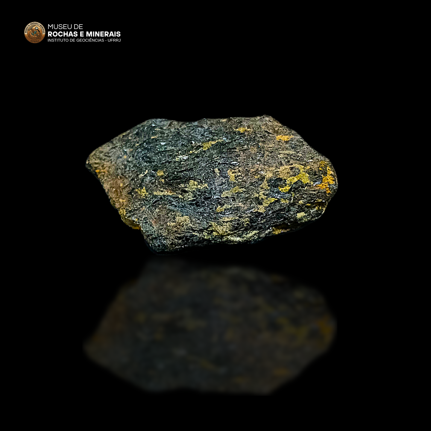 Piroxênio (Pyroxene)